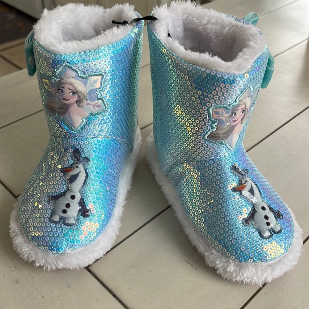 Brand new Frozen Elsa boots